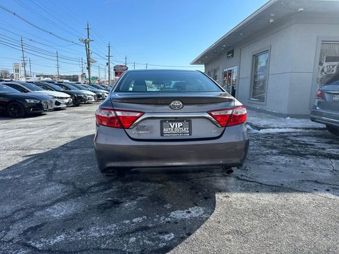 Used 2015 Toyota Camry SE image 6