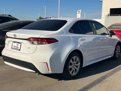 Used 2021 Toyota Corolla LE FWD image 6