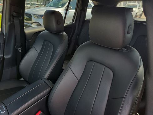Used 2021 Mercedes-Benz GLB 250 image 21