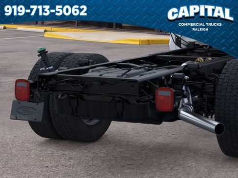 New 2026 Ford F550 4x4 Crew Cab image 21