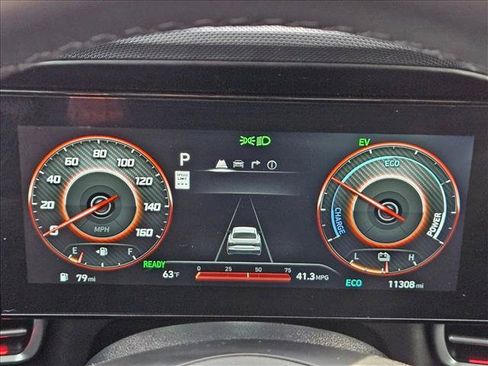 Used 2025 Hyundai Elantra Limited FWD image 11