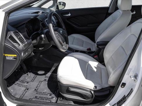 Used 2017 Kia Forte LX FWD image 11