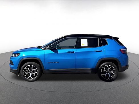 Used 2025 Jeep Compass Limited image 8