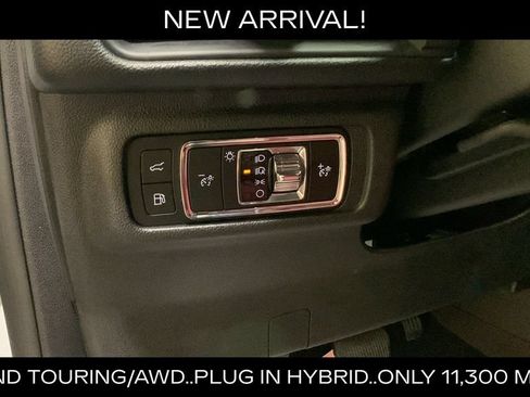 Used 2025 Lincoln Corsair Grand Touring w/ Towing Package AWD/4WD image 30