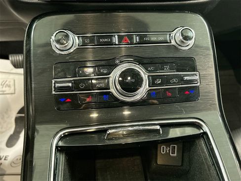 Used 2023 Lincoln Nautilus Reserve w/ Class II Trailer Tow Package image 17