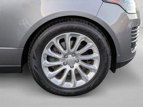 Used 2020 Land Rover Range Rover HSE image 24