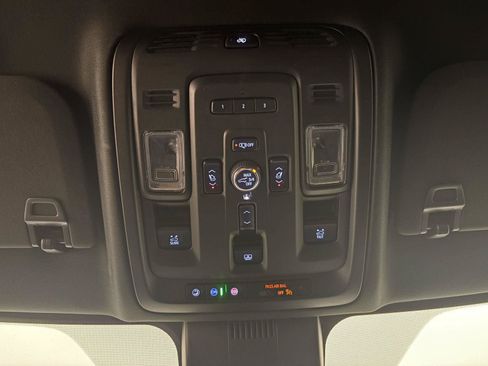 Used 2023 GMC Yukon Denali Ultimate AWD/4WD image 32
