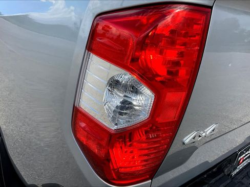 Used 2016 Toyota Tundra SR5 w/ SR5 Upgrade Package image 28