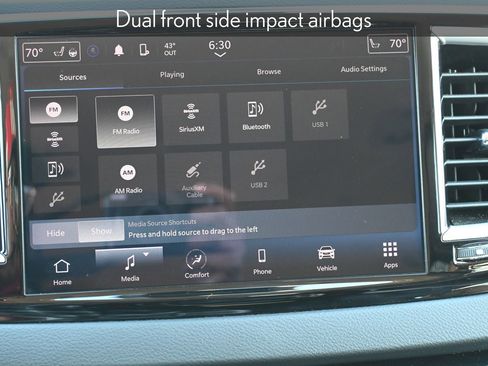 Used 2024 Chrysler Pacifica Touring-L image 18