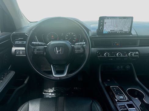 Certified 2023 Honda Pilot Touring image 21
