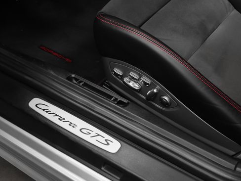 Used 2015 Porsche 911 Carrera GTS image 32
