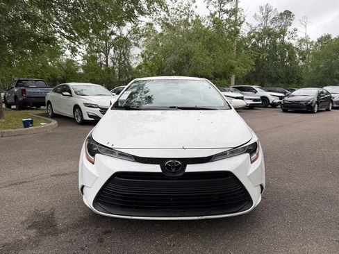 Used 2024 Toyota Corolla LE image 2