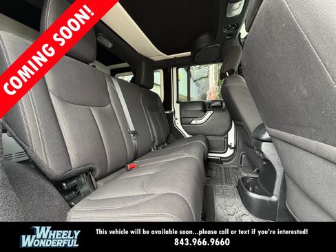 Used 2018 Jeep Wrangler Unlimited Sahara AWD/4WD image 19