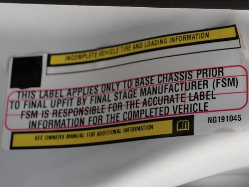 Used 2022 RAM 5500 Tradesman w/ Chrome Appearance Group image 51