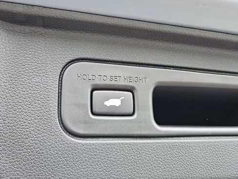 Certified 2023 Honda Pilot Touring image 29