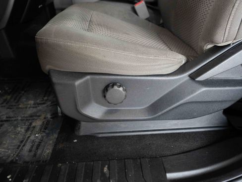 Used 2016 Ford F150 XLT w/ XTR Package image 12