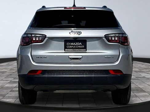 Used 2024 Jeep Compass Latitude AWD/4WD image 6