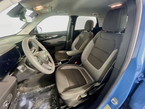 Used 2024 Chevrolet TrailBlazer LT w/ Driver Confidence Package FWD image 10