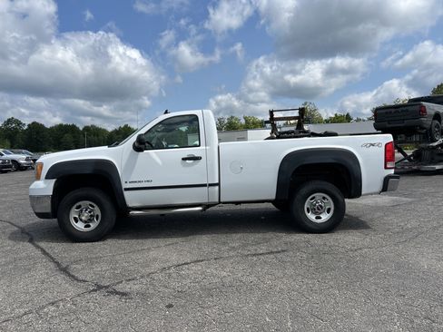 Used 2009 GMC Sierra 2500 W/T w/ Snow Plow Prep Package AWD/4WD image 6