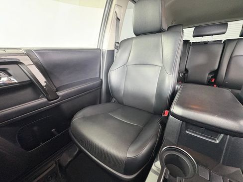Used 2019 Toyota 4Runner Limited AWD/4WD image 18