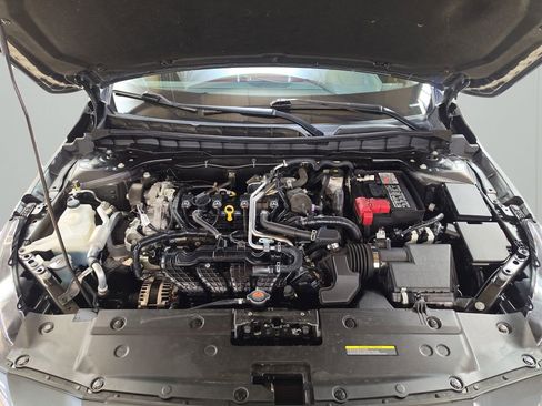Used 2025 Nissan Altima 2.5 SV FWD image 9