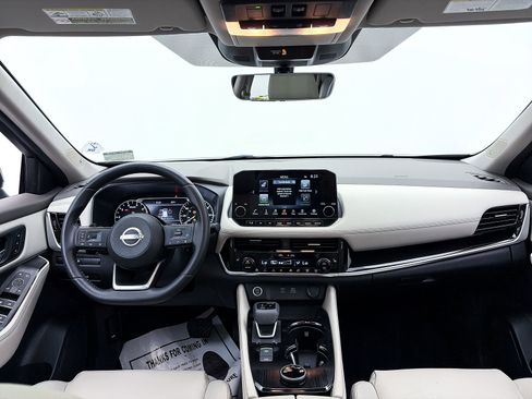 Used 2023 Nissan Rogue SL w/ SL Premium Package image 32