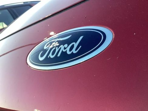 Used 2022 Ford Escape SE w/ Convenience Package FWD image 3