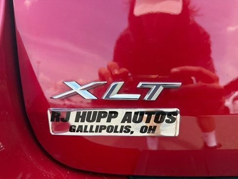 Used 2021 Ford Explorer XLT w/ Equipment Group 202A AWD/4WD image 18