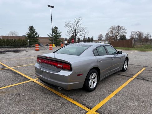 Used 2011 Dodge Charger SE image 4