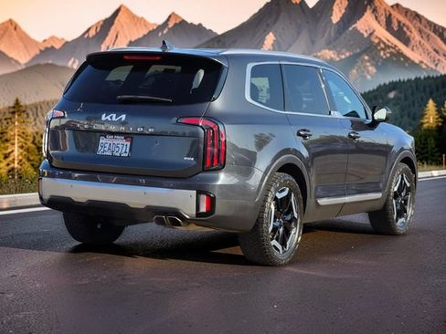 Used 2023 Kia Telluride EX AWD/4WD image 7