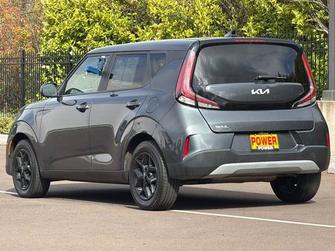 Used 2023 Kia Soul LX w/ LX Technology Package FWD image 6