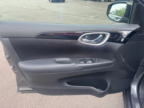 Used 2016 Nissan Sentra SV FWD image 16