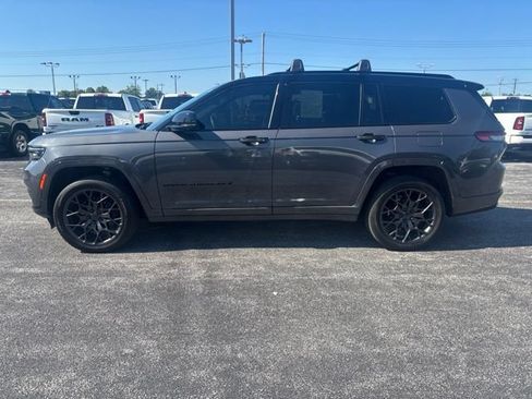 Used 2023 Jeep Grand Cherokee L Summit AWD/4WD image 4