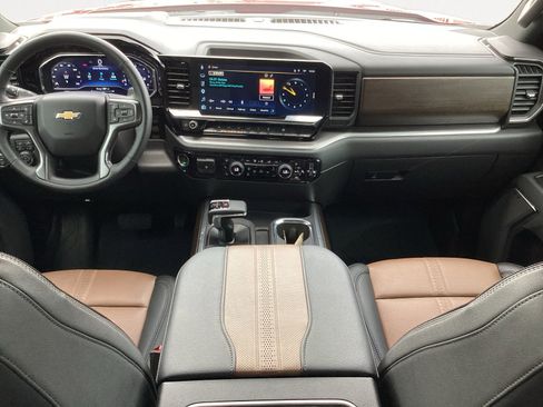 Used 2025 Chevrolet Silverado 1500 High Country image 4
