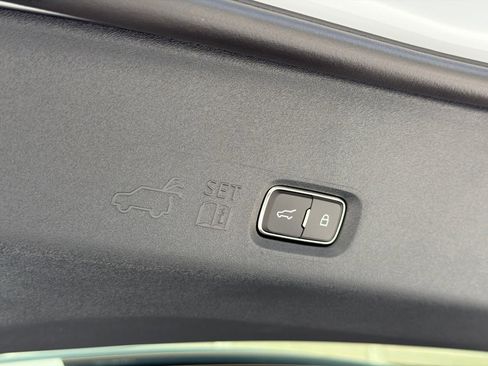 New 2026 Lincoln Navigator L Reserve AWD/4WD image 9