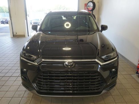 Used 2024 Toyota Grand Highlander AWD image 16