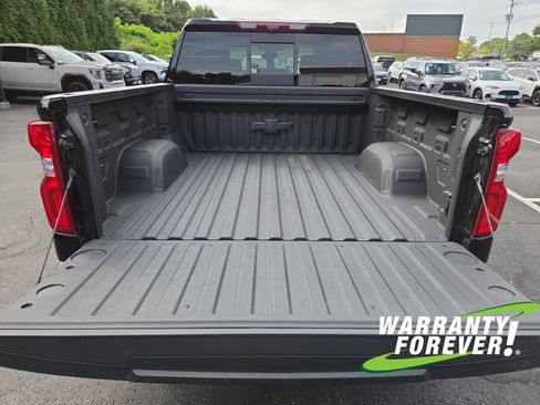 Used 2025 Chevrolet Silverado 1500 LTZ AWD/4WD image 17