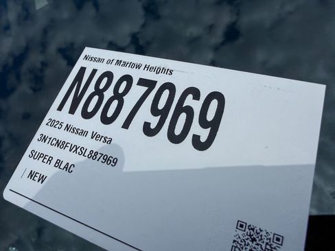 New 2025 Nissan Versa SR w/ Trunk Package FWD image 29