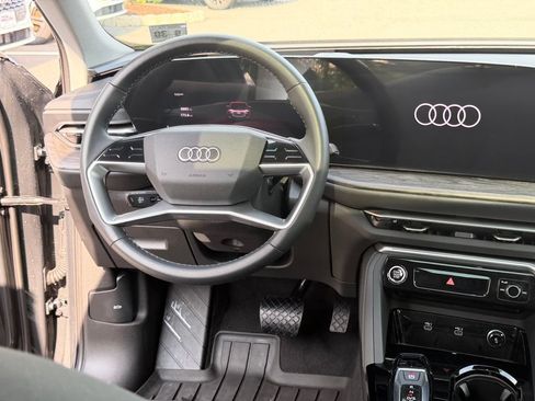 Used 2025 Audi Q5 Premium Plus w/ Premium Plus AWD/4WD image 20