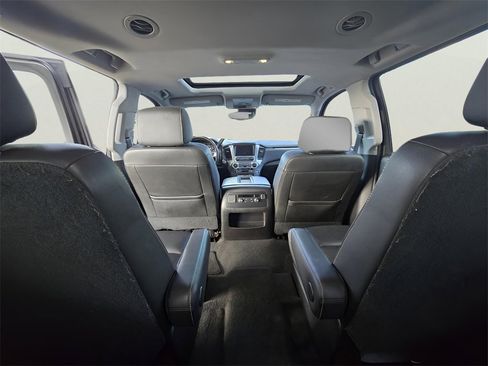 Used 2019 GMC Yukon XL SLT image 17