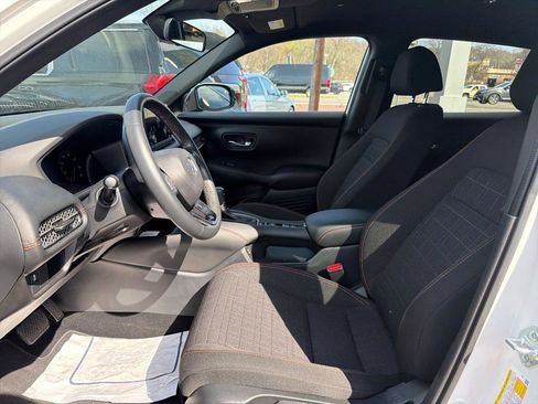 Used 2024 Honda HR-V Sport image 19