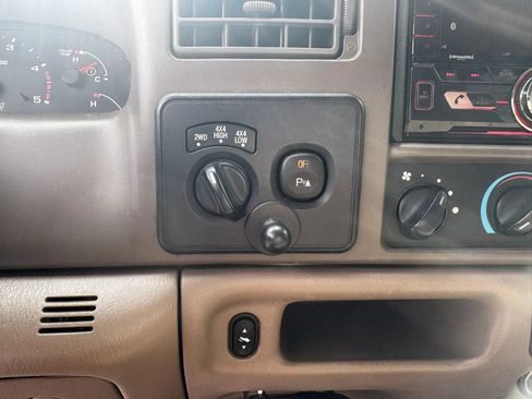 Used 2004 Ford F250 XL AWD/4WD image 23