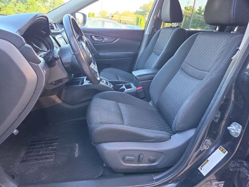 Used 2019 Nissan Rogue SV AWD/4WD image 13