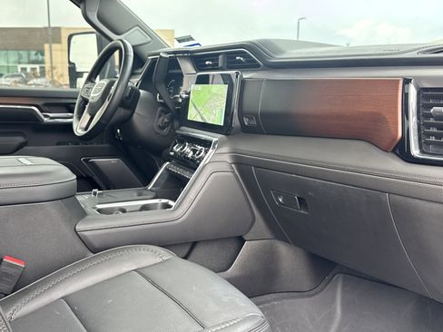 Used 2024 GMC Sierra 2500 Denali w/ Denali Reserve Package image 15