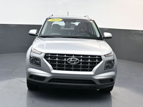 Certified 2025 Hyundai Venue SEL image 9