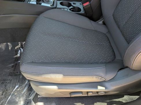 Certified 2025 Subaru Forester Premium AWD/4WD image 16