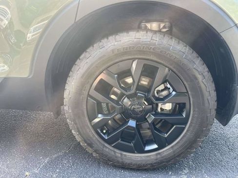 Used 2025 Kia Telluride AWD image 11