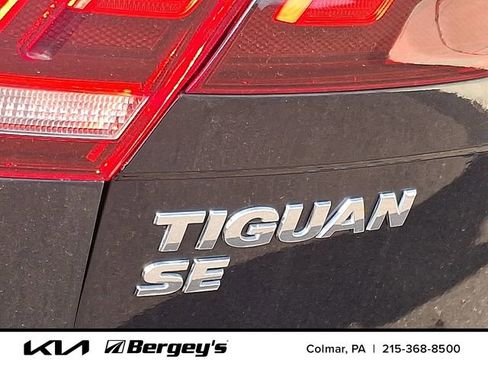 Used 2021 Volkswagen Tiguan SE R-Line image 31