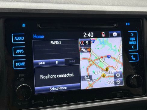 Used 2018 Toyota Tacoma TRD Sport image 33