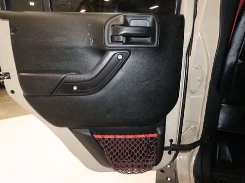 Used 2017 Jeep Wrangler Unlimited Rubicon image 19